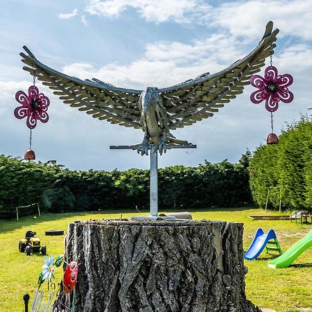 Upside Down House - Sleeps Up To 6 Guests - Great For Family And Friends Gatherings,Corporate Events ,Near Sherwood Forest At Fairview Farm In Nottingham Set In 88 Acres Zewnętrze zdjęcie